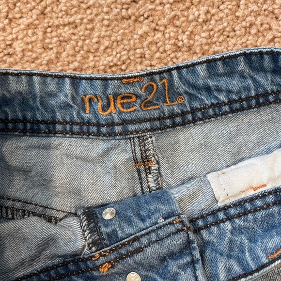 RUE 21 High-Rise Distressed ButtonFly Denim Shorts - Picture 2 of 8